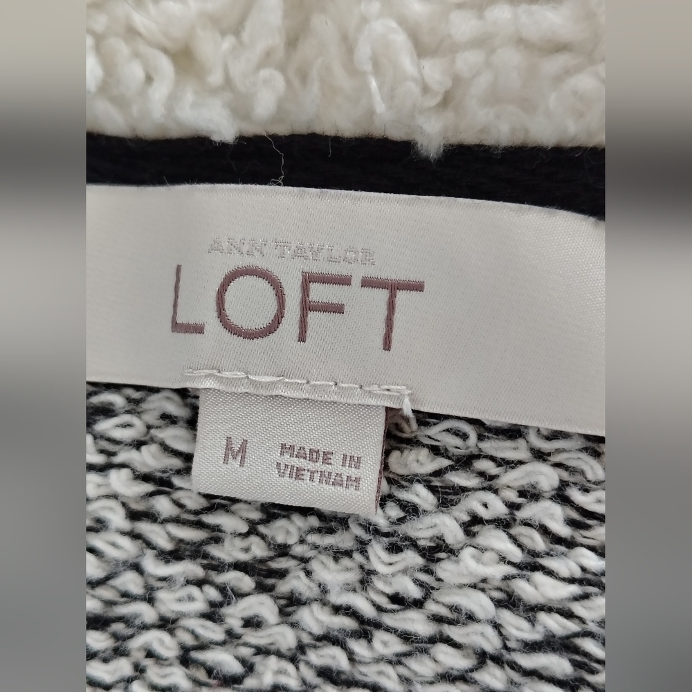 Loft Gray and White Shawl Collar Vest Size M - Picture 5 of 7